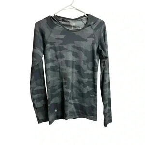 Athleta Speedlight Long Sleeve Camouflage Workout Shirt Women's‎ Size Small